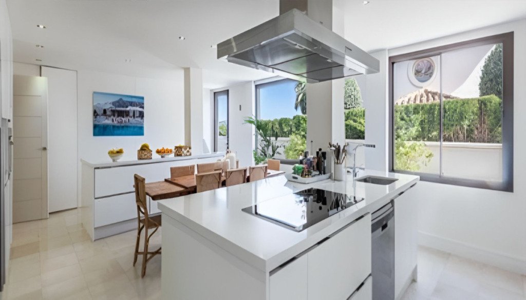 Detached Villa — The Golden Mile