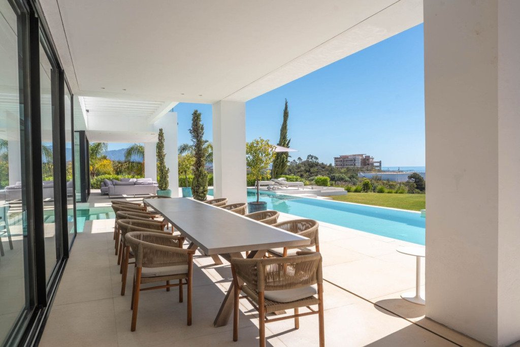 Detached Villa — Estepona