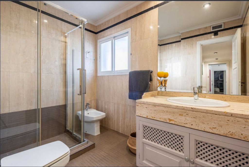 Detached Villa — The Golden Mile