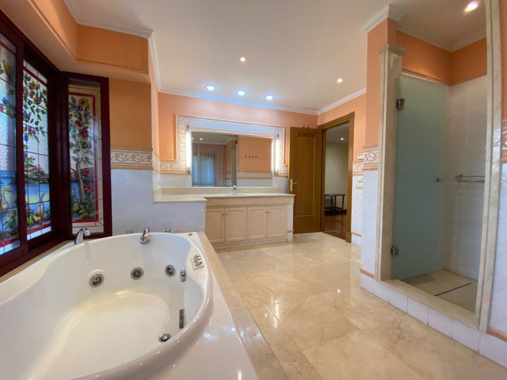 Villa – Chalet — Sierra Blanca