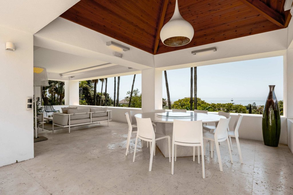 Detached Villa — The Golden Mile
