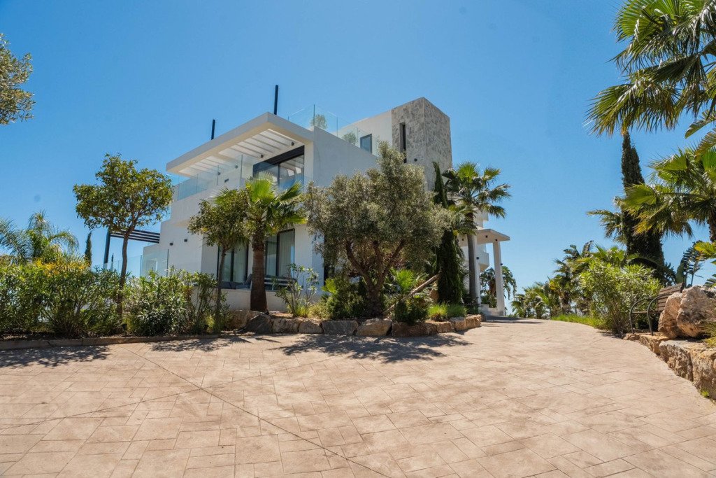 Detached Villa — Estepona