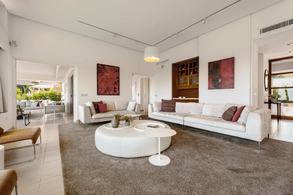 Detached Villa — The Golden Mile