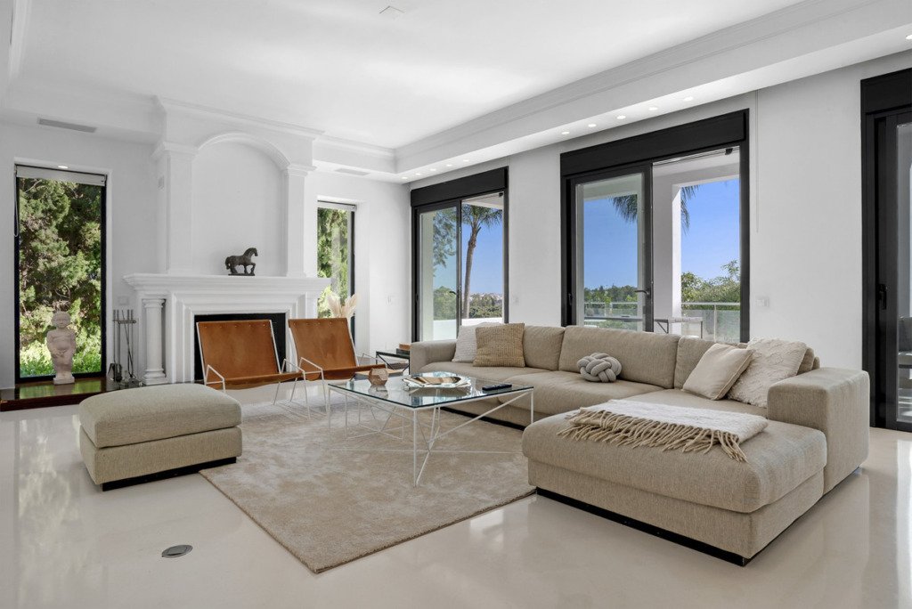 Villa – Chalet — Nueva Andalucía