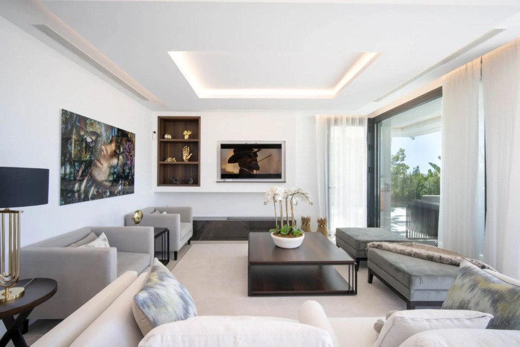 Detached Villa — Nueva Andalucía