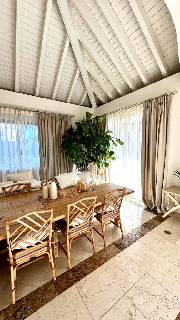 Detached Villa — The Golden Mile