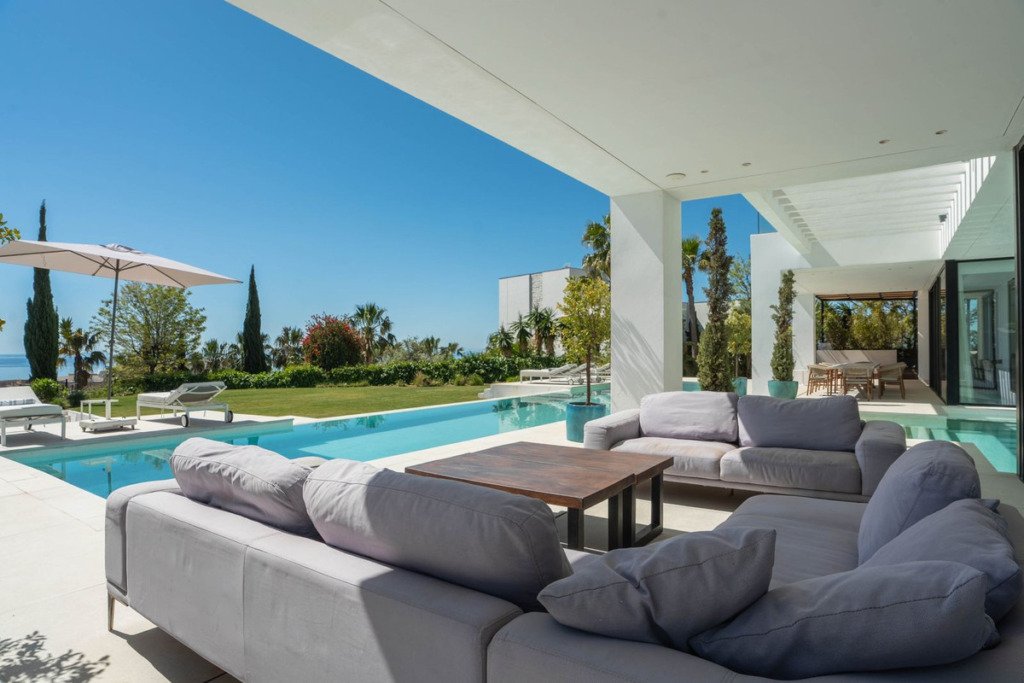 Detached Villa — Estepona