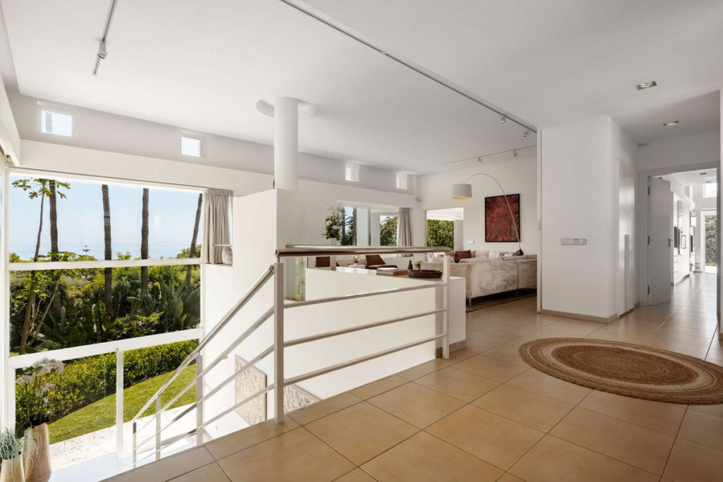 Detached Villa — The Golden Mile