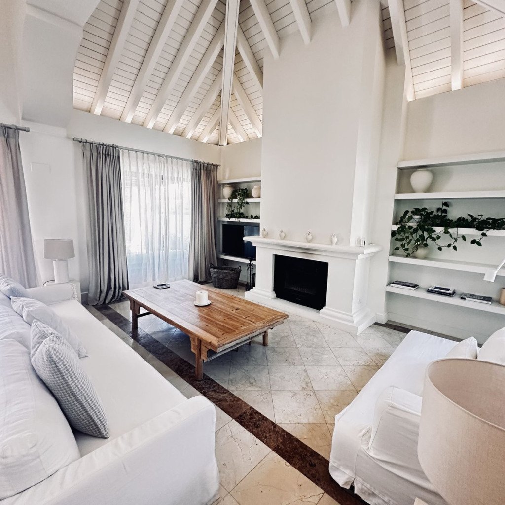 Detached Villa — The Golden Mile
