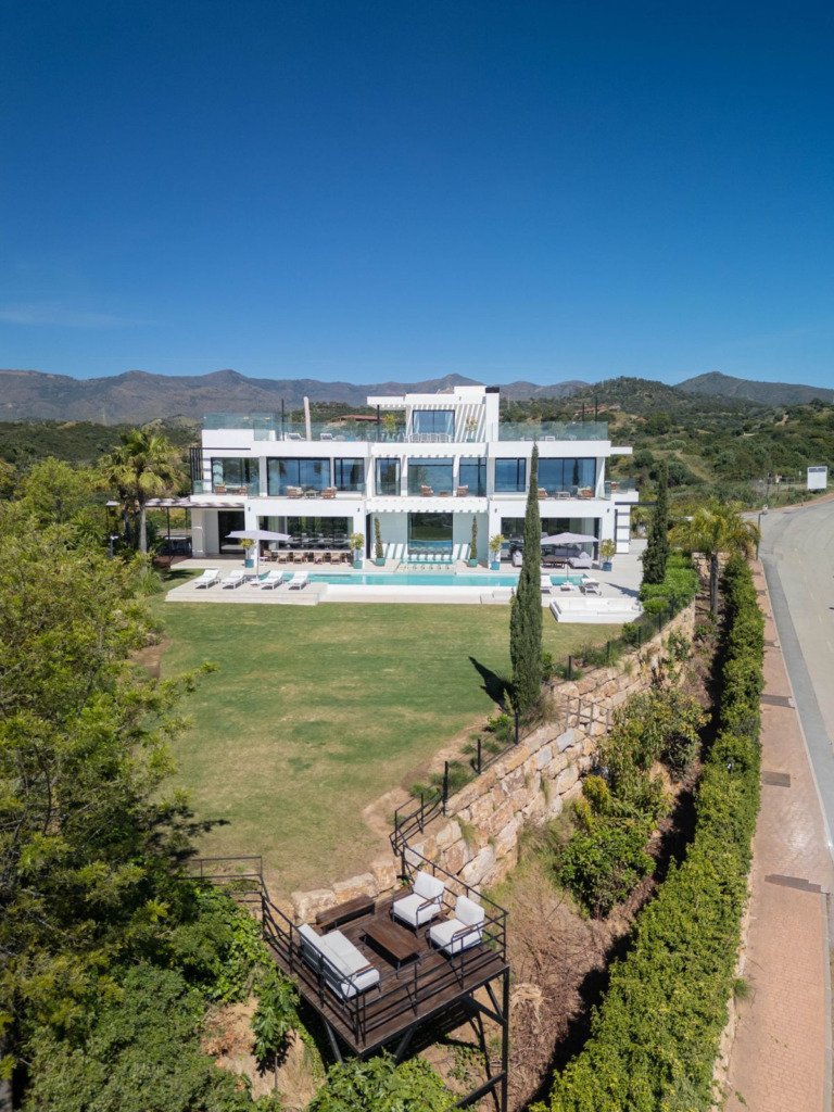Detached Villa — Estepona