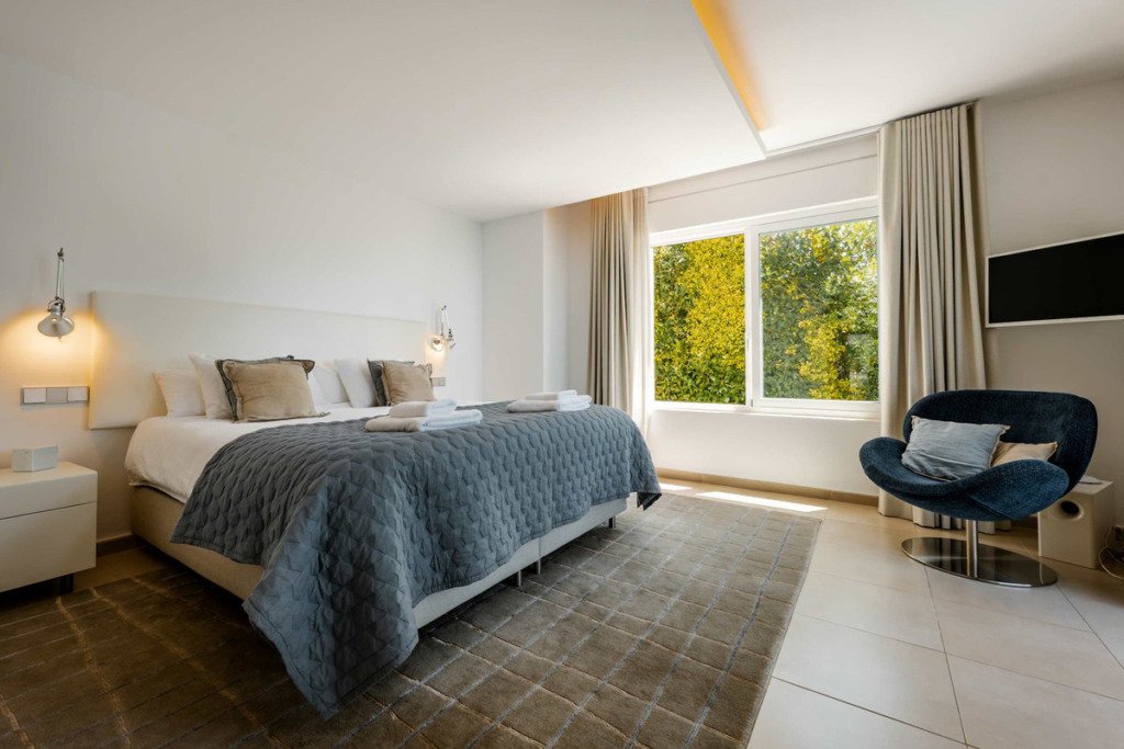 Detached Villa — The Golden Mile