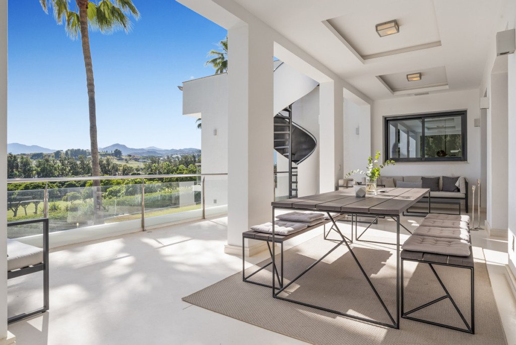 Villa – Chalet — Nueva Andalucía