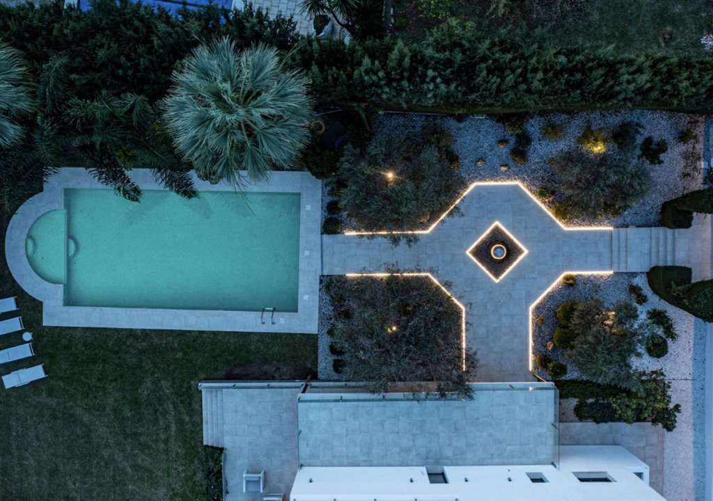 Detached Villa — Nueva Andalucía