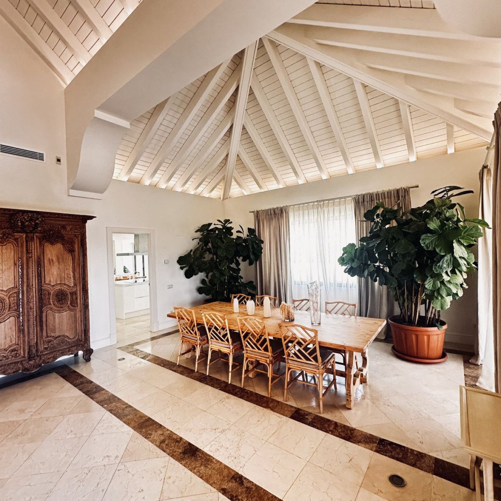 Detached Villa — The Golden Mile