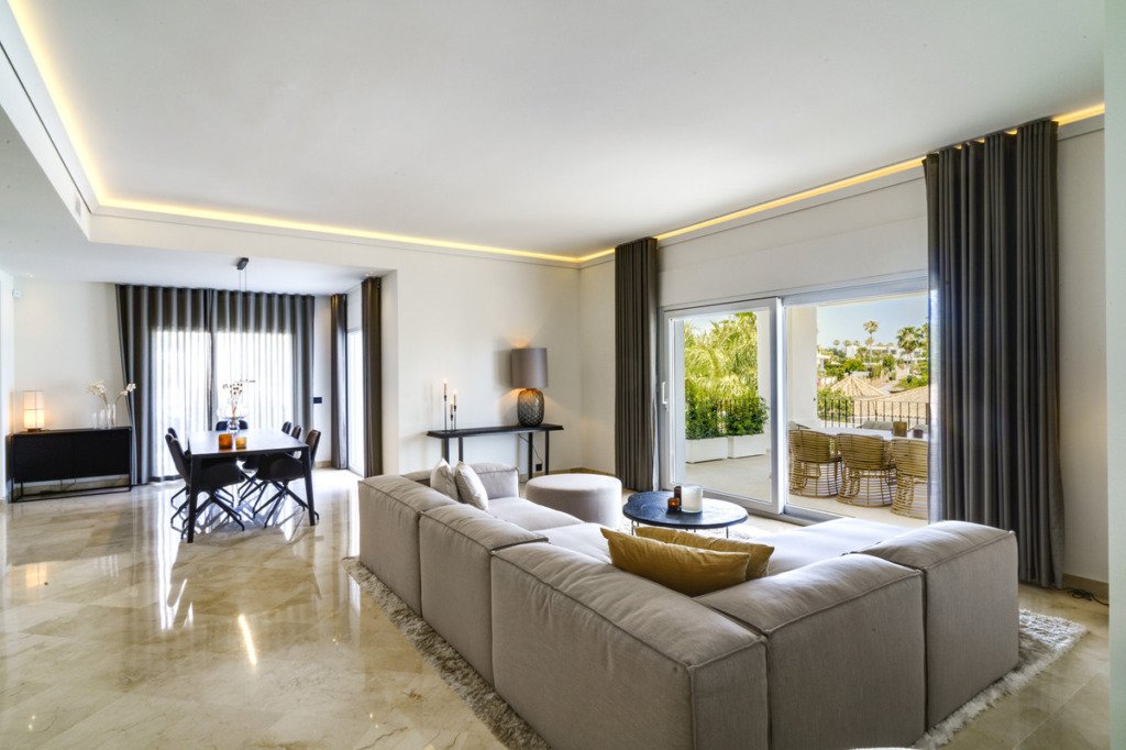 Detached Villa — Nueva Andalucía