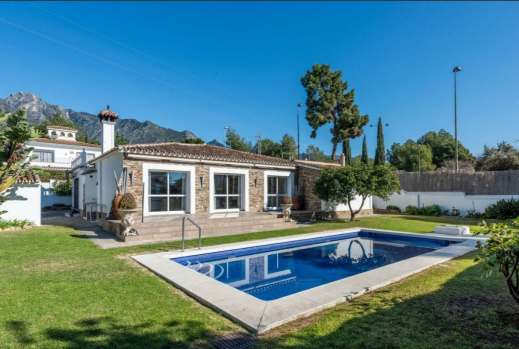 Detached Villa — The Golden Mile