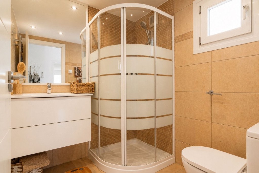 Detached Villa — New Golden Mile