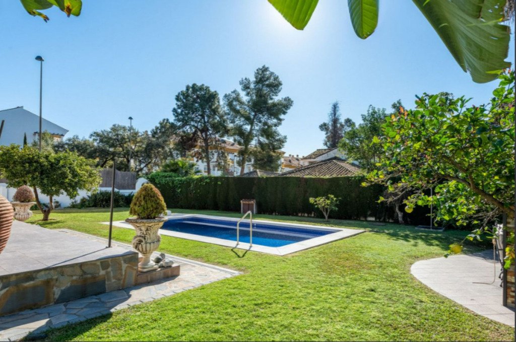 Detached Villa — The Golden Mile