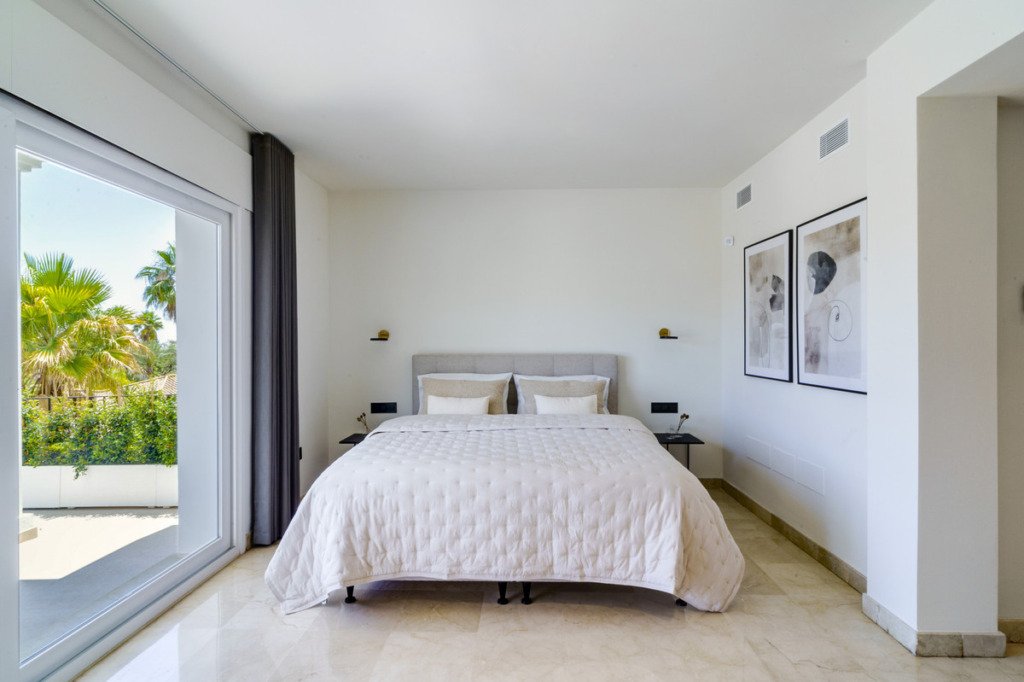 Detached Villa — Nueva Andalucía