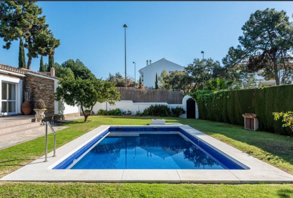 Detached Villa — The Golden Mile
