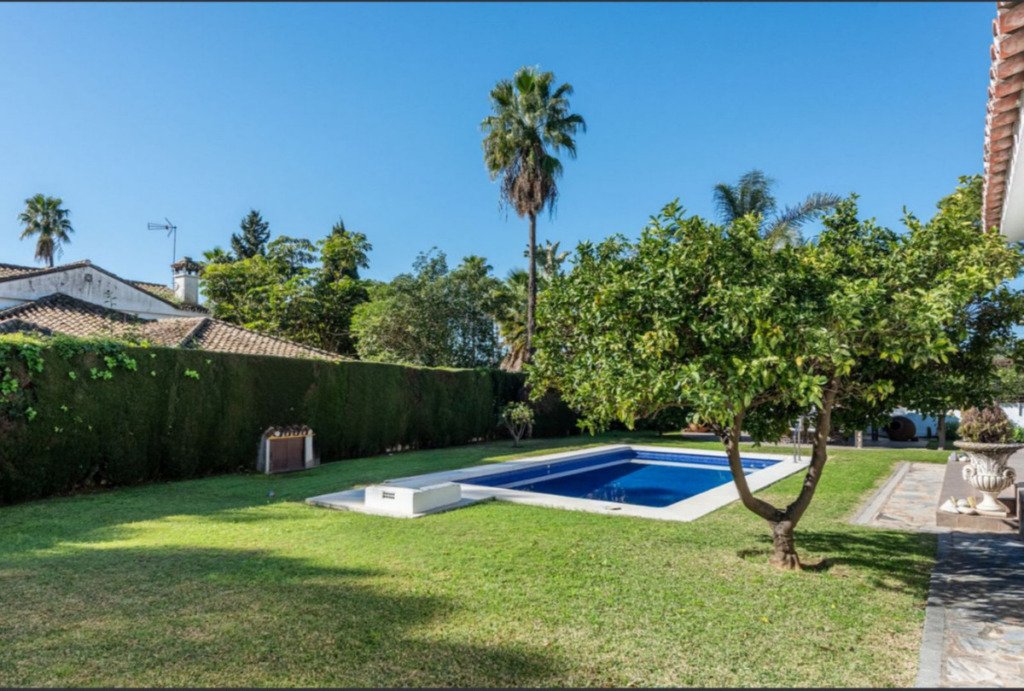 Detached Villa — The Golden Mile