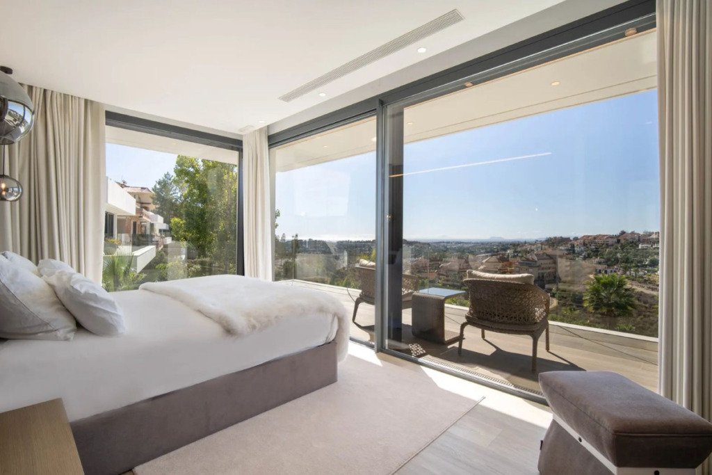 Detached Villa — Nueva Andalucía