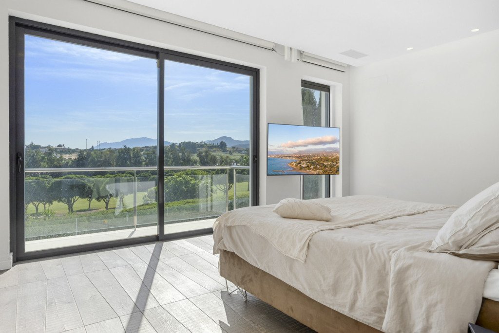 Villa – Chalet — Nueva Andalucía