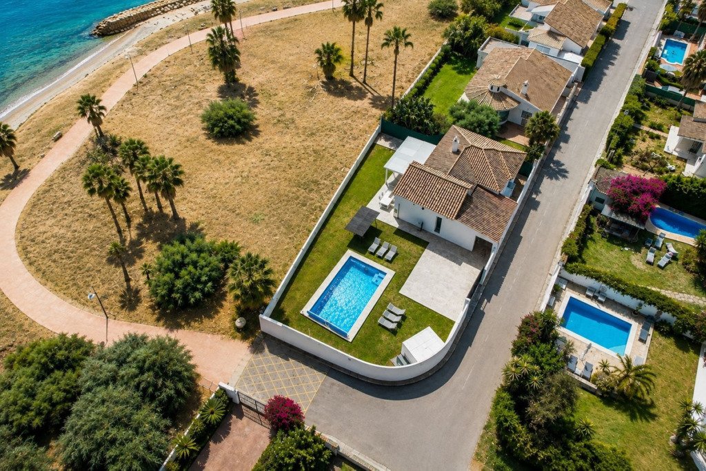 Detached Villa — New Golden Mile