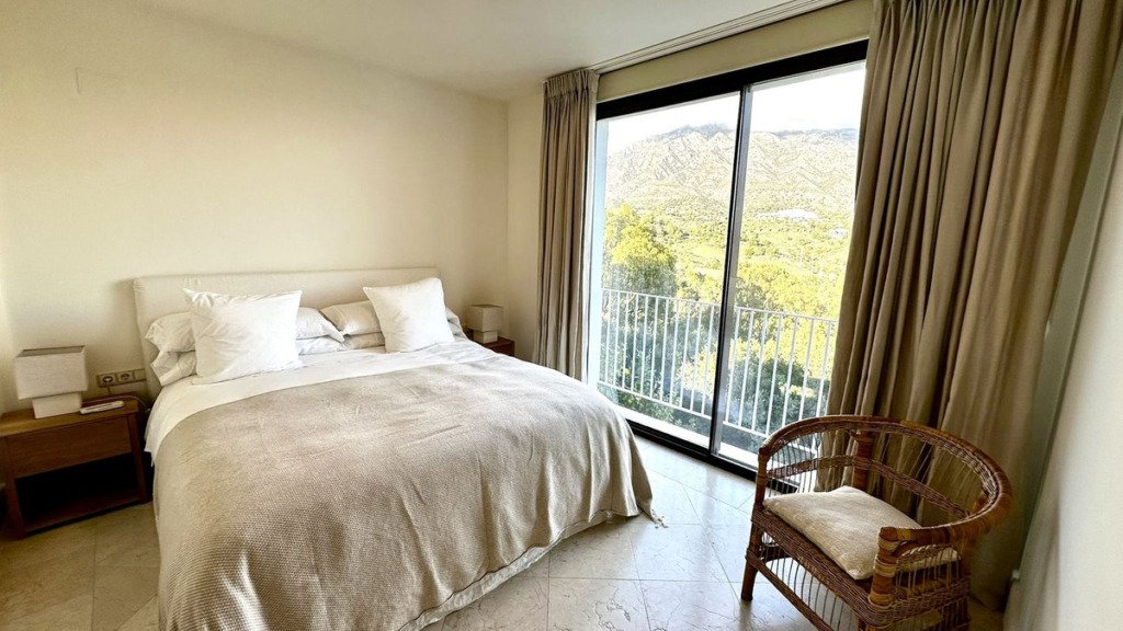 Detached Villa — The Golden Mile