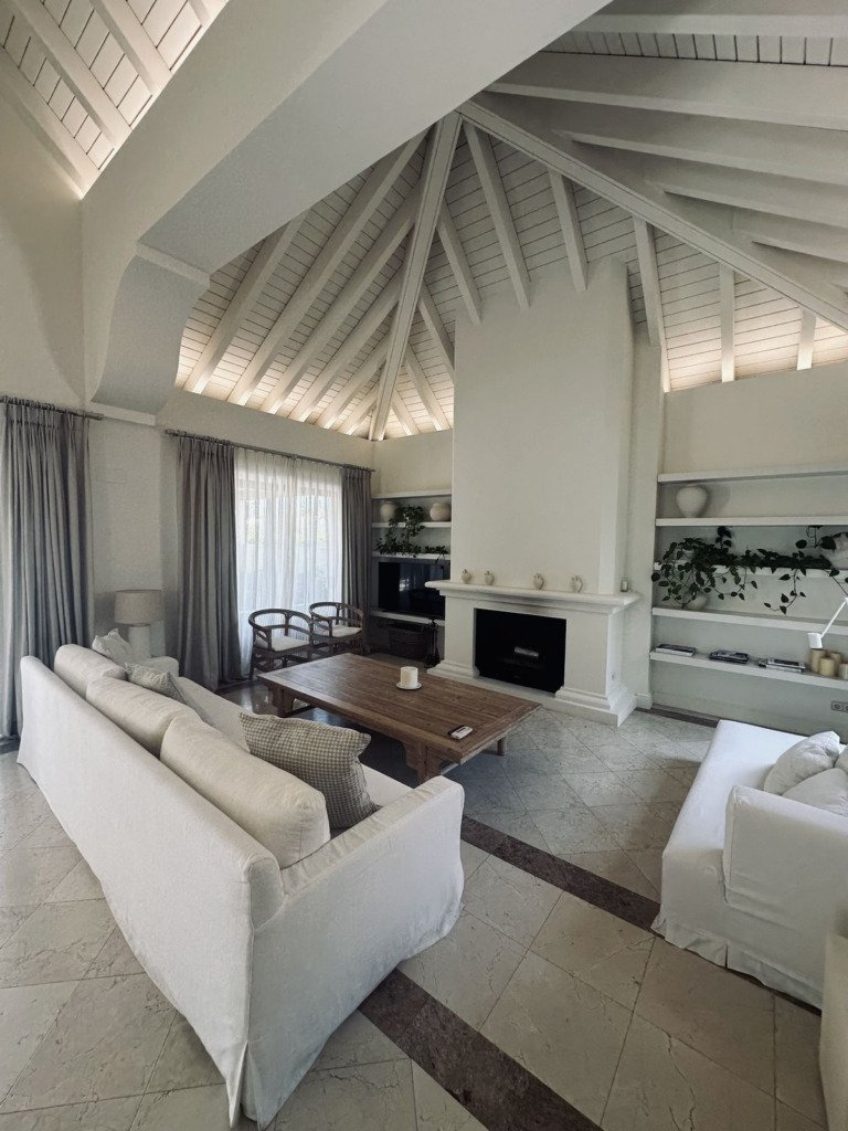 Detached Villa — The Golden Mile
