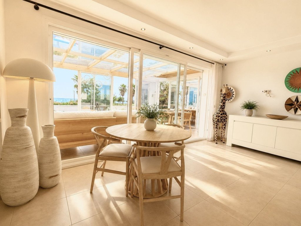 Detached Villa — New Golden Mile