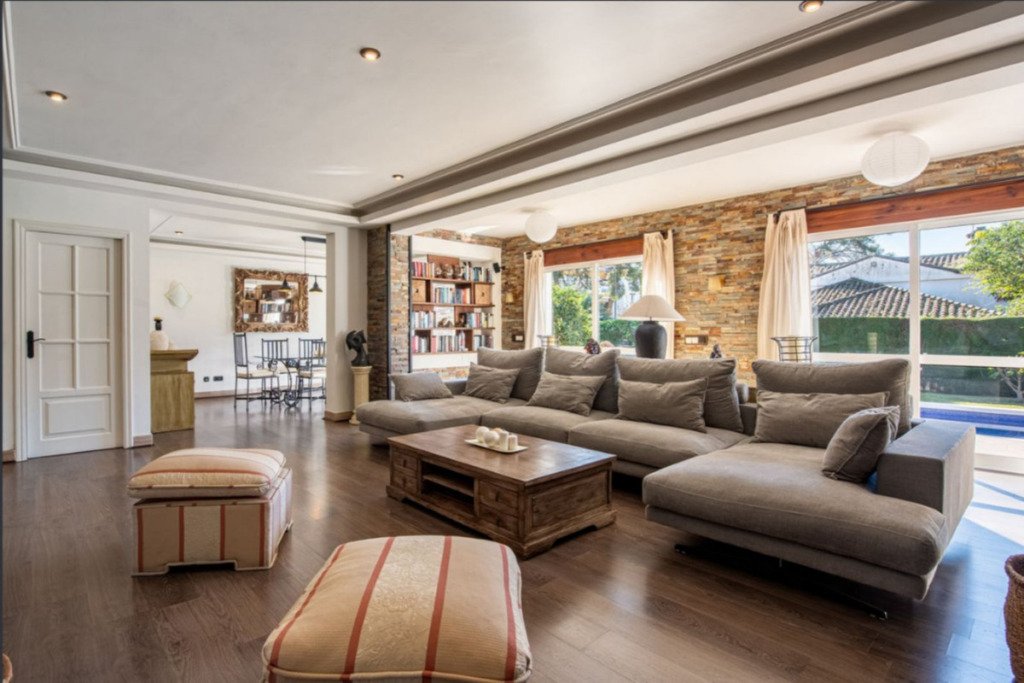 Detached Villa — The Golden Mile