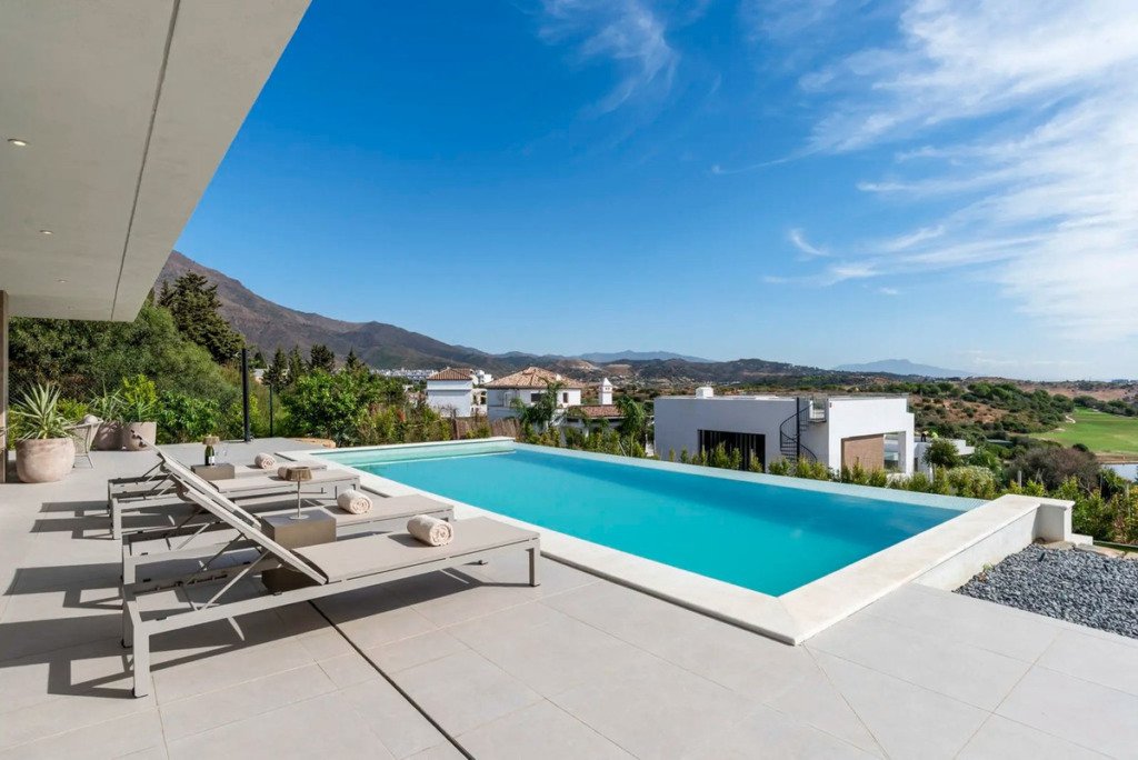 Вилла/Шале — Estepona