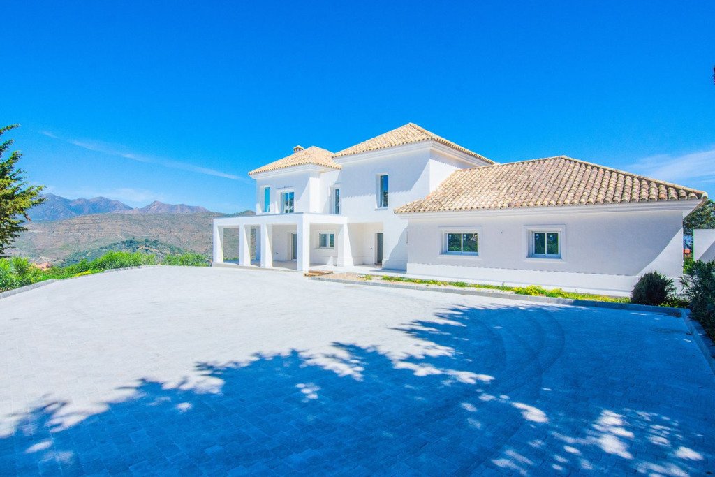Detached Villa — La Mairena