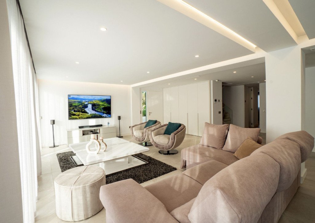 Detached Villa — Nueva Andalucía
