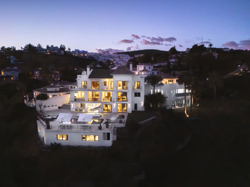 Villa – Chalet — Benahavís