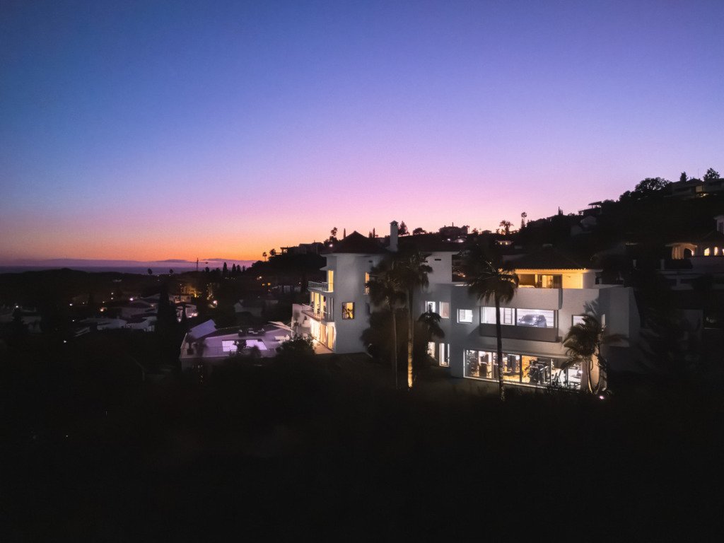 Villa – Chalet — Benahavís