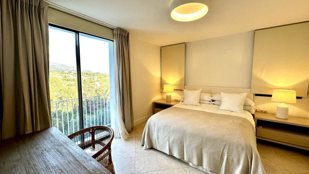 Detached Villa — The Golden Mile