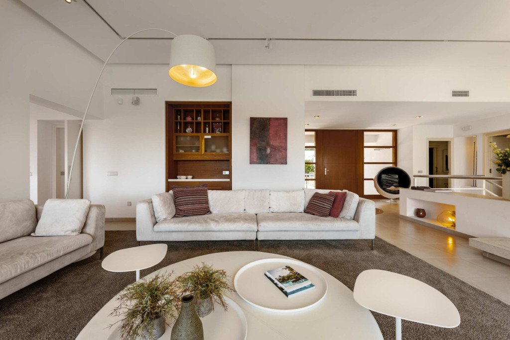 Detached Villa — The Golden Mile