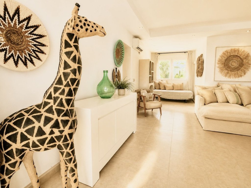 Detached Villa — New Golden Mile