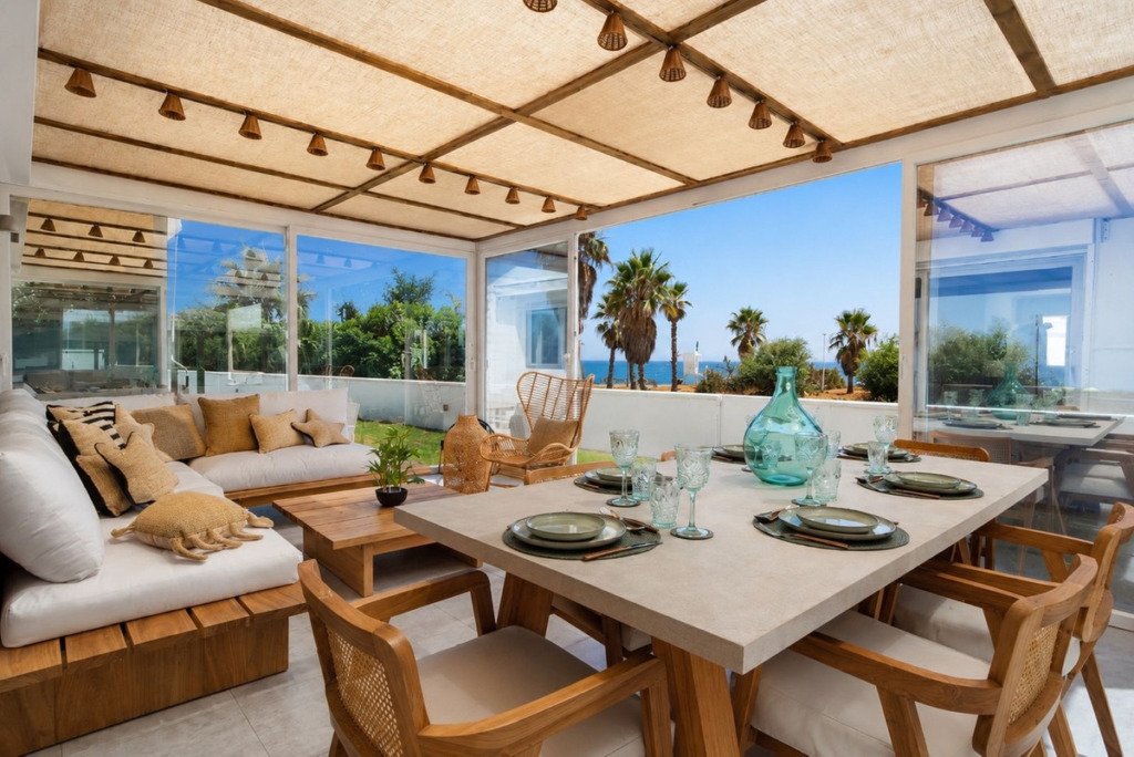 Detached Villa — New Golden Mile
