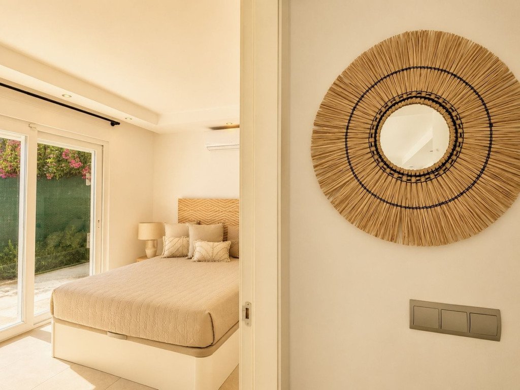 Detached Villa — New Golden Mile