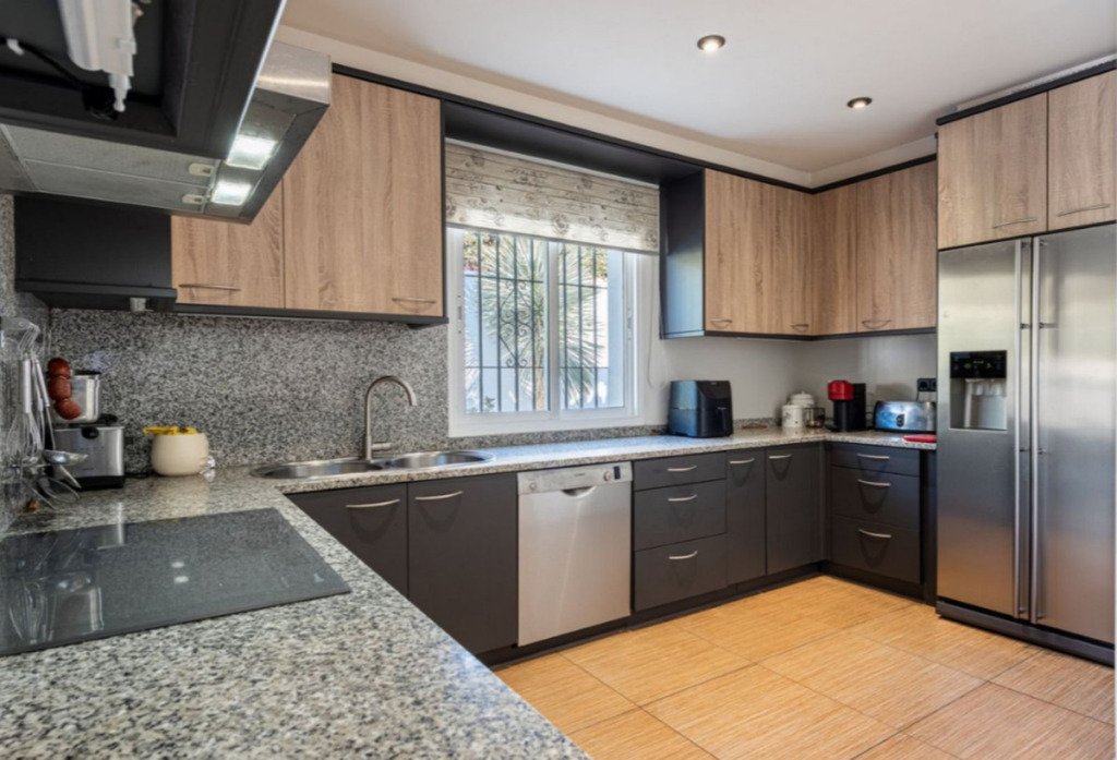 Detached Villa — The Golden Mile