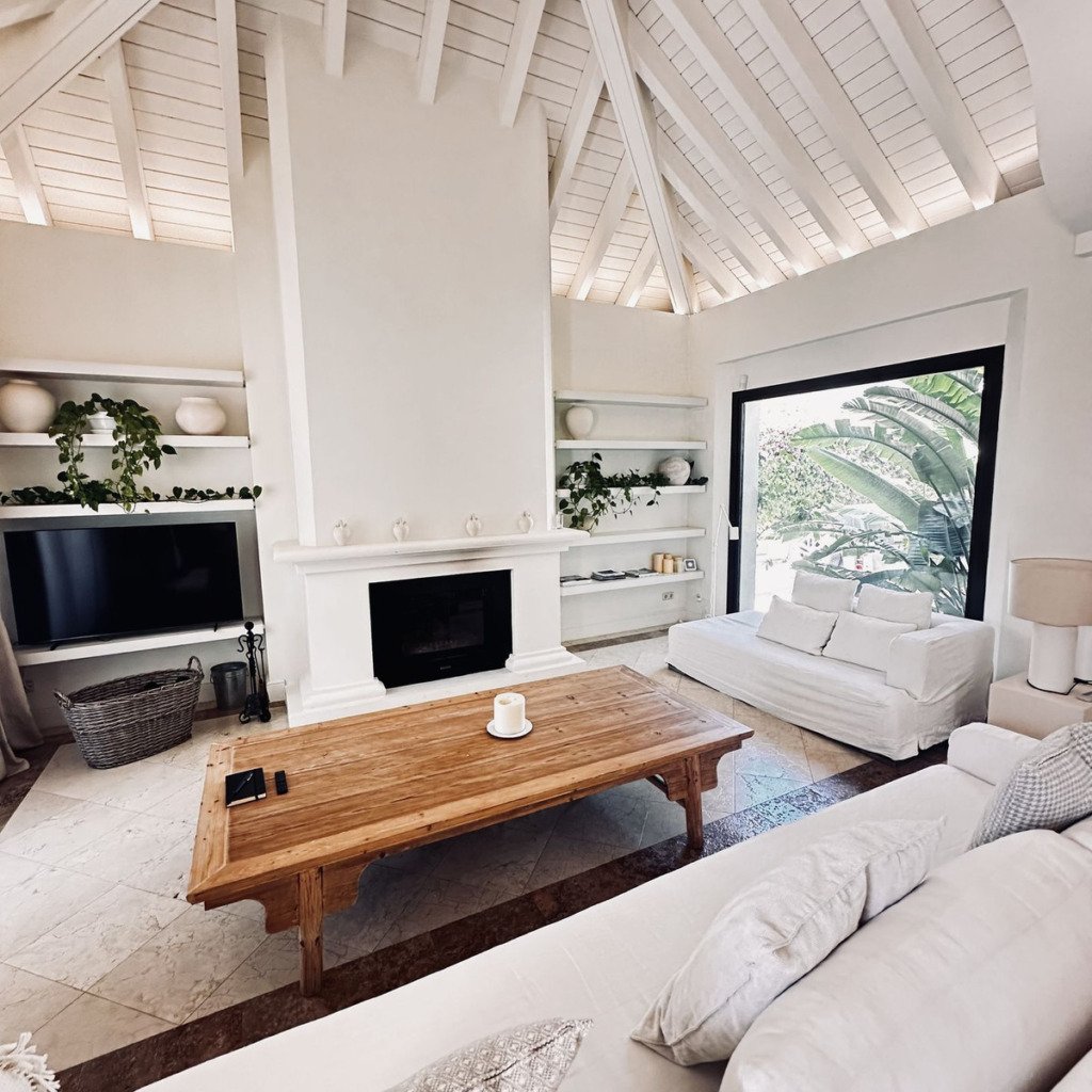 Detached Villa — The Golden Mile