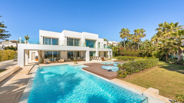 Villa – Chalet — The Golden Mile