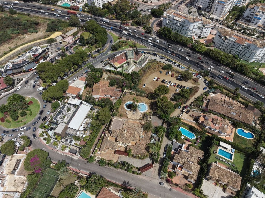 Local comercial — Nueva Andalucía