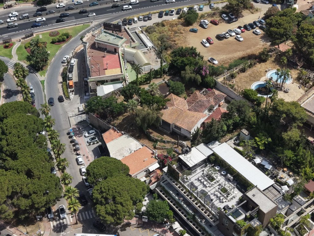 Local comercial — Nueva Andalucía