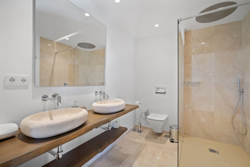 Villa – Chalet — Nueva Andalucía