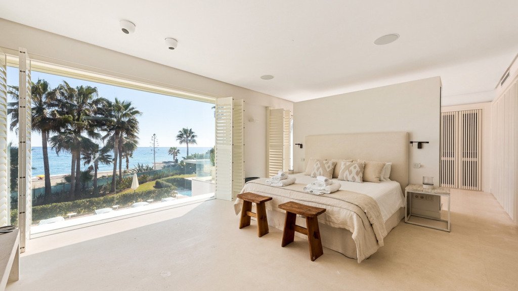 Villa – Chalet — The Golden Mile