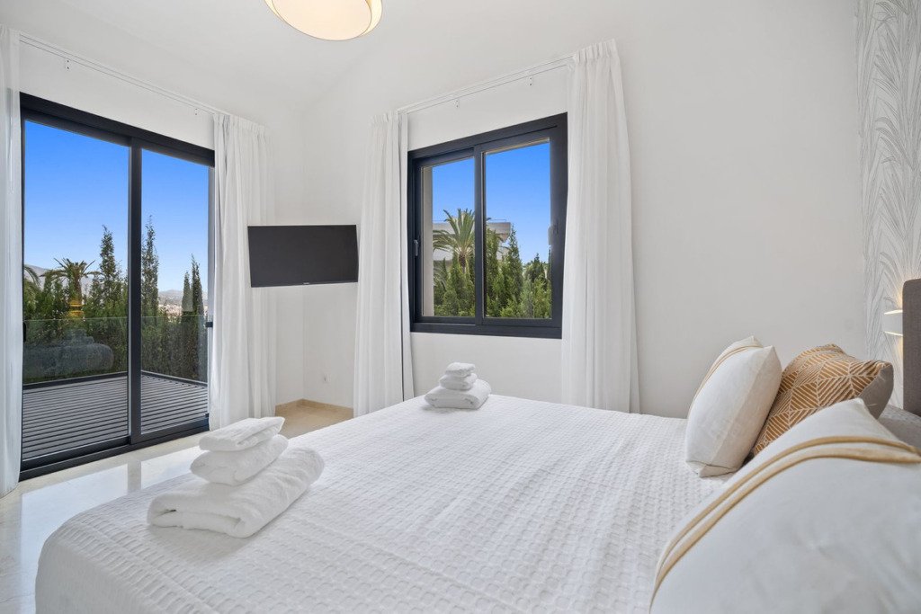Villa – Chalet — Nueva Andalucía